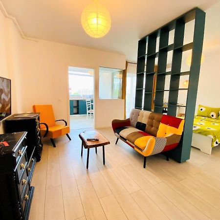 Plaza View Studio Bukares Bagian luar foto